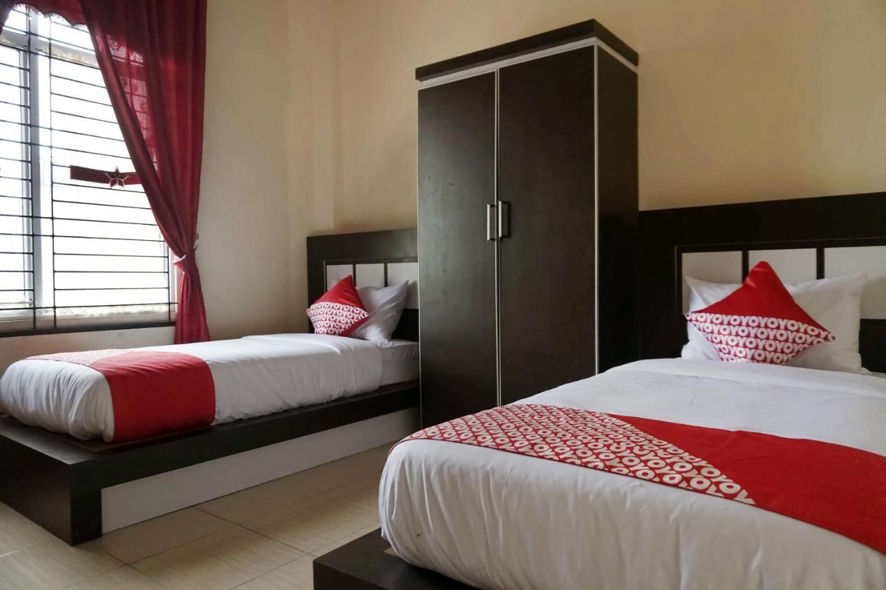 Oyo 1394 Rumaisa Homestay Syariah Pekanbaru Exterior foto